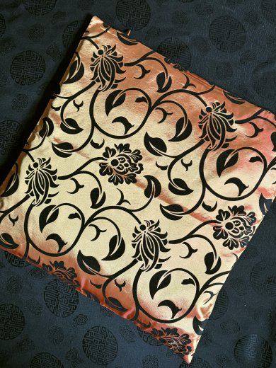 Kissenhülle 70s Blumenornament Kissenhülle in kräftigen glänzenden Farben - KBL01