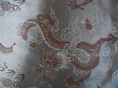 China Brokat Seidenstoff Drachen silber / braun - Meterware